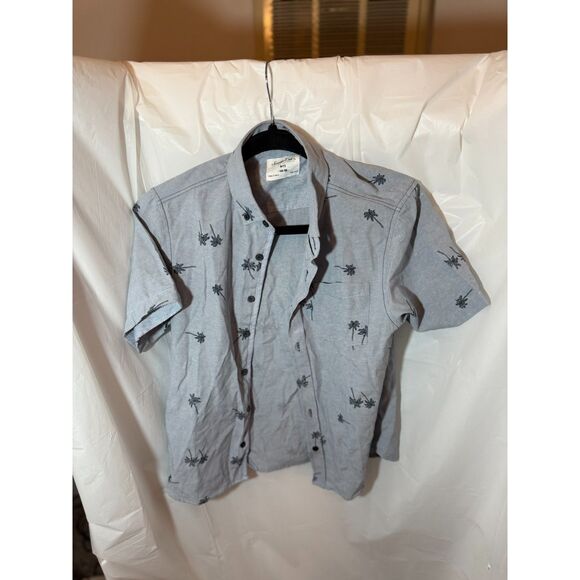 Sovereign Code Boys Short Sleeve Palm Tree Shirt Size 14–16 Button-Up - Picture 1 of 3